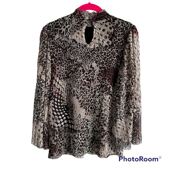 NWT Chico's Cheetah and Snake Print Mesh Knit Ladies Career Party Blouse, S - Picture 3 of 9